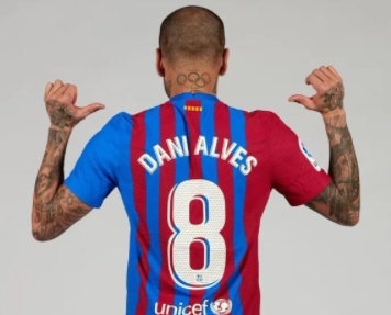 Alves excited to return to Barca's second battle